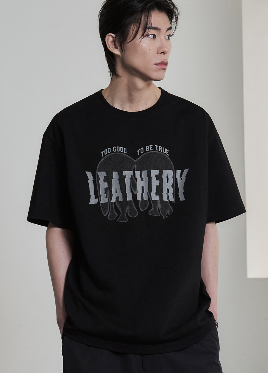 Melting Heart Leathery T-shirt [BLACK]