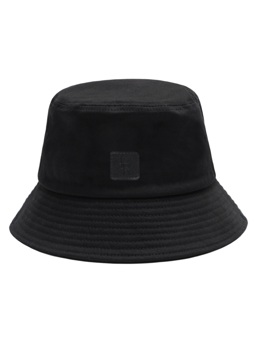 LEATHERY PATCHED BUCKET-HAT [BLACK]