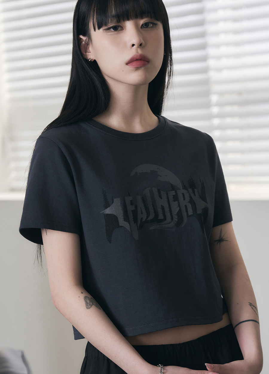 Midnight Moon Crop T-shirt [CHARCOAL]